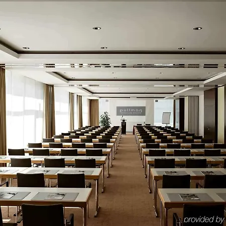 Occidental Newa Hotel